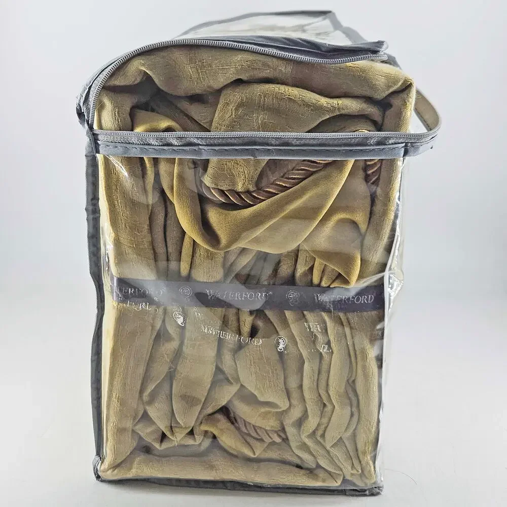 Waterford traditional gold jacquard damask queen Caprice Duvet, New